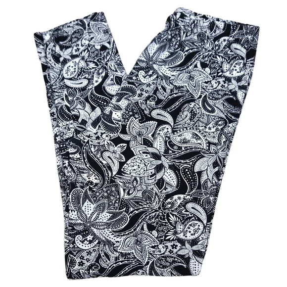 SweetLegs Black and White Paisley Floral Leggings - Plus Size - Picture 1 of 5